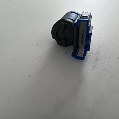 1J0 927 189 アウディ/フォルクスワーゲン用ABSプラスチック製のクラッチスタート安全スイッチ