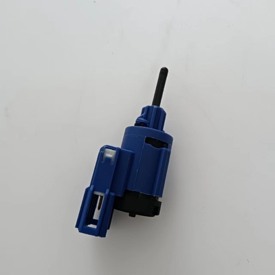 1J0 927 189 アウディ/フォルクスワーゲン用ABSプラスチック製のクラッチスタート安全スイッチ