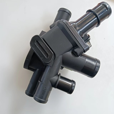 06A121111A VW AUDI スコダ・ボラ・ゴルフ IATF16949用のエンジン温度調節器