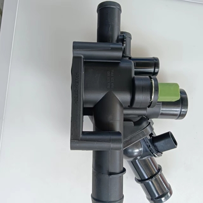 06A121111A VW AUDI スコダ・ボラ・ゴルフ IATF16949用のエンジン温度調節器
