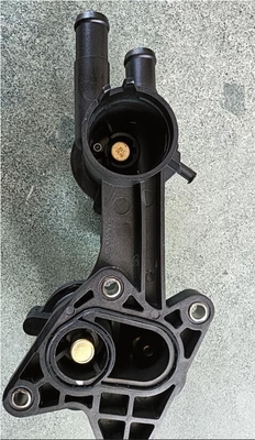 03C121111AM エンジン冷却液 座席 Ibiza VW ジェッタ 2011-2022 VW ポロ 03C121111Mのためのサーモスタットハウジング組