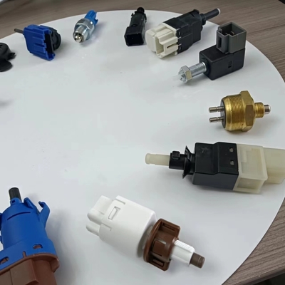 オペル デイウ シェブロレット ブレーキライト スイッチ 25320-00Q0A フィット 93197675 8200168238 4155450009